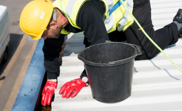 commercial gutter cleaner London