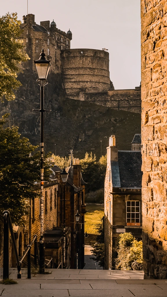 alleyway in scotland