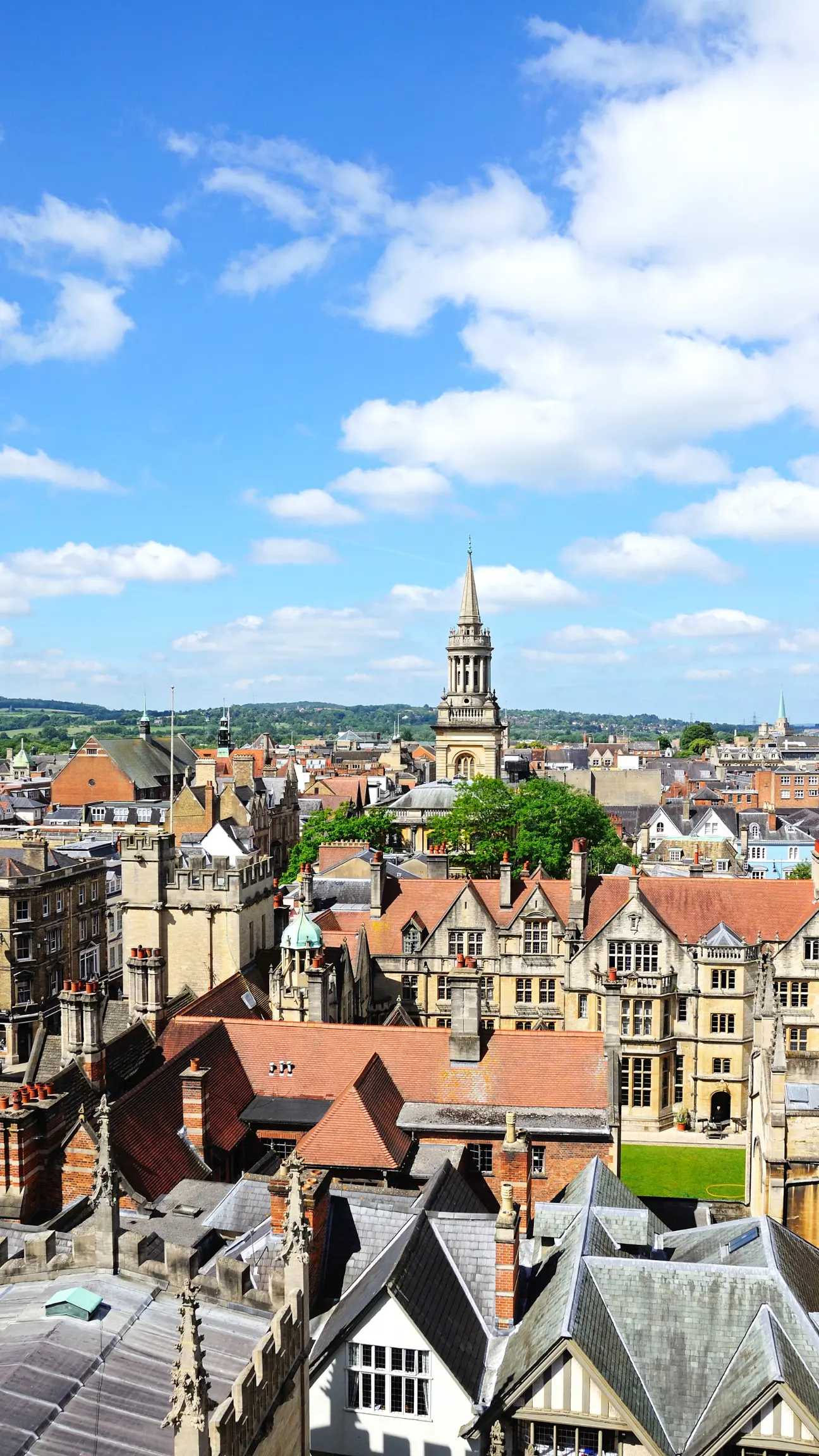 An aerial portrait of Oxford, providing context of what gutter cleaners most commonly deal with in this part of the UK.