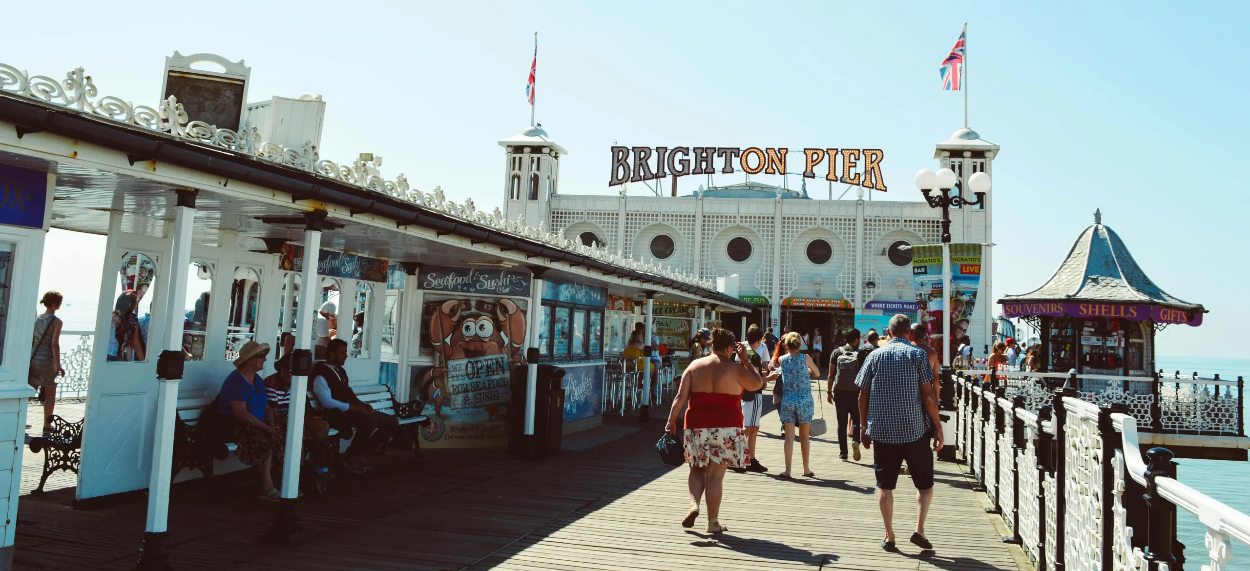 a landscape of the Brighton pier, a landmark that makes the context of the location that this blog post is specialized on more distinctive