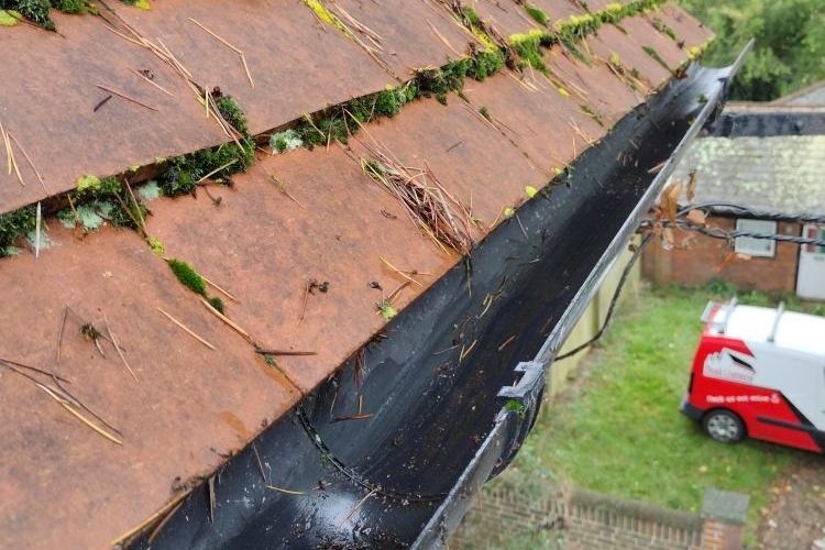 After photo of a gutter cleaning job in Hampshire